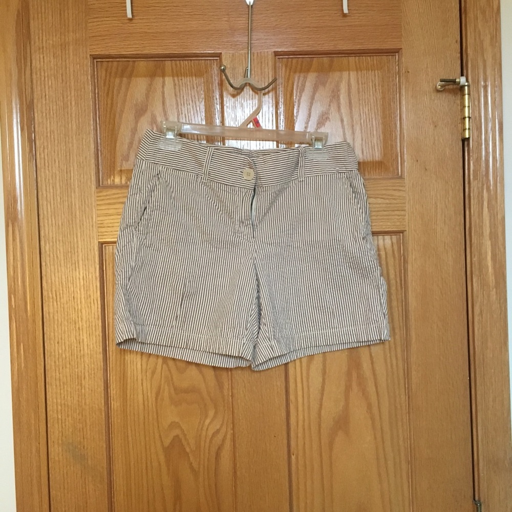 Ann Taylor LOFT Striped mid-thigh shorts
